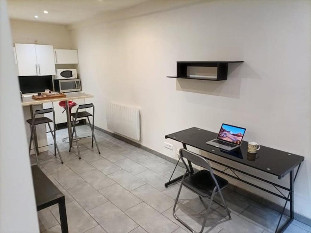 Charmant Studio A La Croix Rousse Avec Patio Лион Екстериор снимка